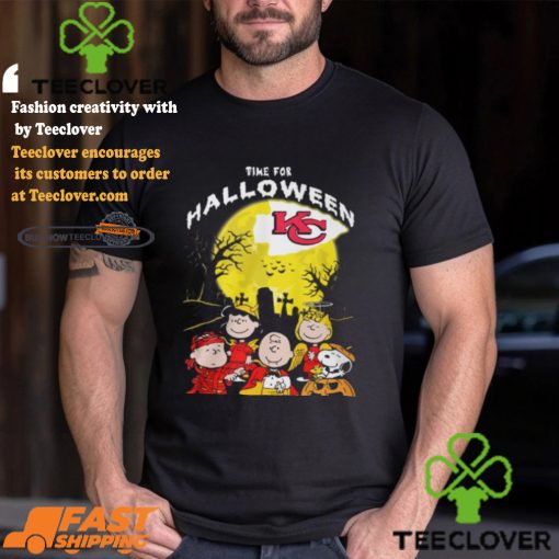 Kansas City Chiefs Snoopy Time For Halloween And The Chiefs Love T Shirt