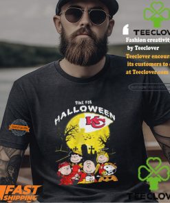 Kansas City Chiefs Snoopy Time For Halloween And The Chiefs Love T Shirt