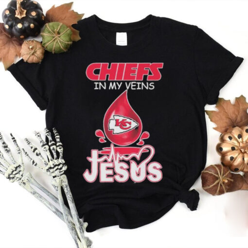 Kansas City Chiefs Water Drops In My Veins Jesus In My Heart Shirt
