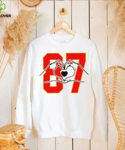 Kansas City Chiefs football Travis Kelce gloves heart 87 funny hoodie, sweater, longsleeve, shirt v-neck, t-shirt