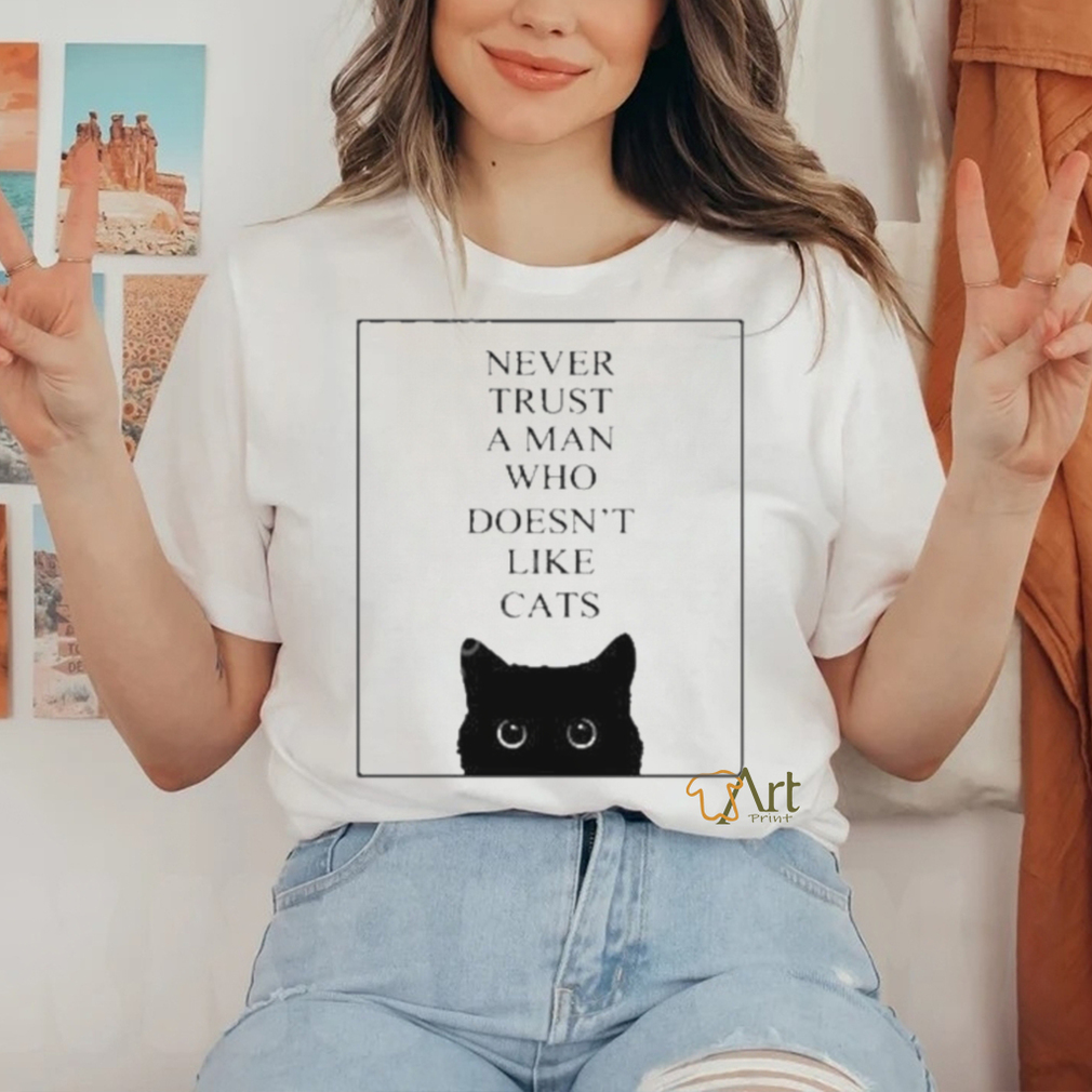 Kim Ji Woong Wearing Never Trust A Man Who Doesn’t Like Cats Shirts Kim Ji Woong Wearing Never Trust A Man Who Doesn’t Like Cats Shirts