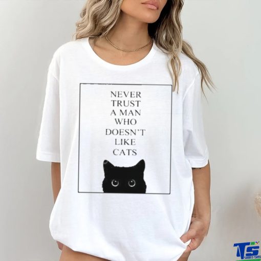 Kim Ji Woong Wearing Never Trust A Man Who Doesn’t Like Cats Shirts