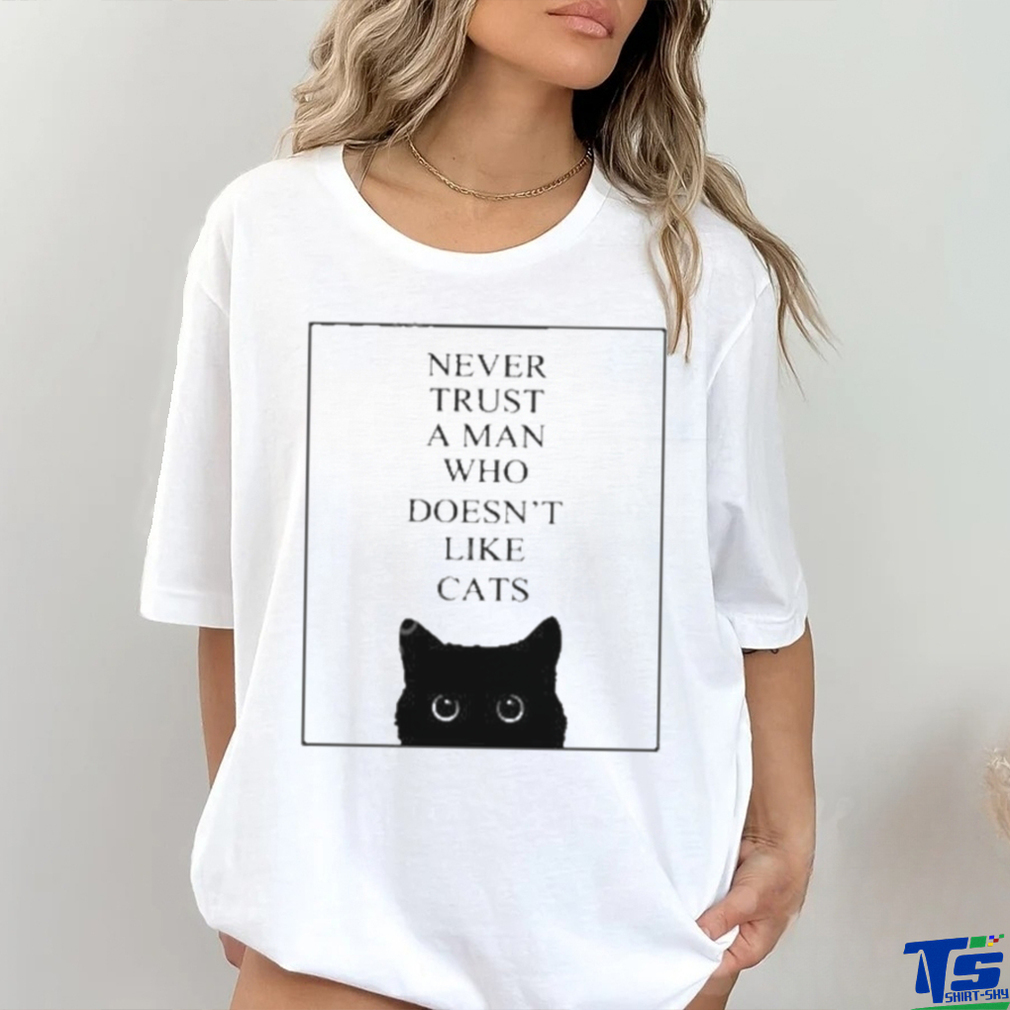 Kim Ji Woong Wearing Never Trust A Man Who Doesn’t Like Cats Shirts Kim Ji Woong Wearing Never Trust A Man Who Doesn’t Like Cats Shirts