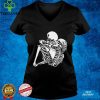 Kissing Skeleton Loves Tarot Card Vintage Halloween Shirt