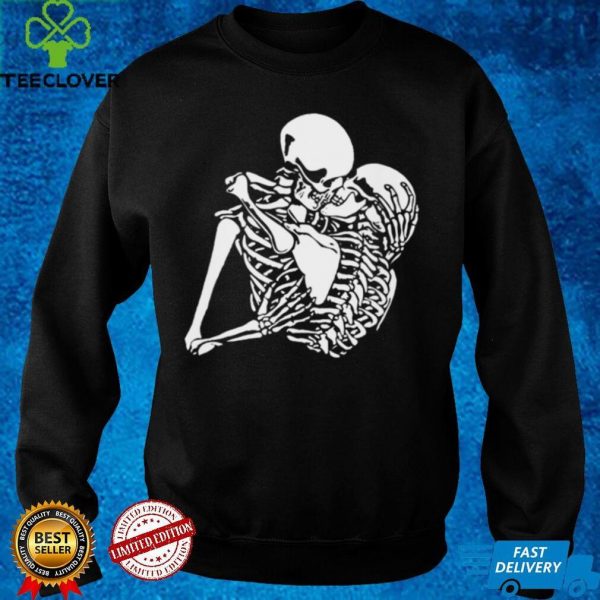 Kissing Skeleton Loves Tarot Card Vintage Halloween Shirt