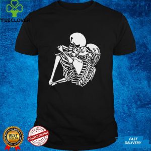 Kissing Skeleton Loves Tarot Card Vintage Halloween Shirt