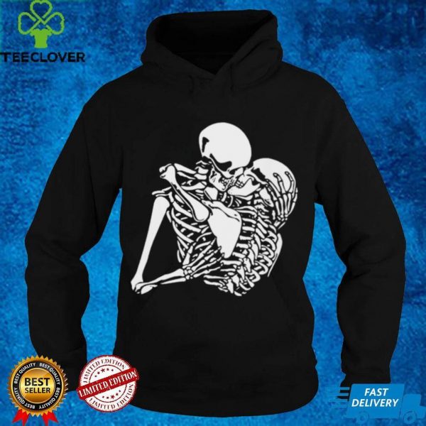 Kissing Skeleton Loves Tarot Card Vintage Halloween Shirt