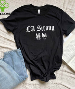 The **Anaheim Ducks Fanatics Unisex LA Strong Shirt** features a strong, bold design to show support for both the Anaheim Ducks and the LA community. Crafted for comfort and style, this shirt is perfect for fans who want to express their pride in Los Angeles and the Ducks in a fashionable and casual way.