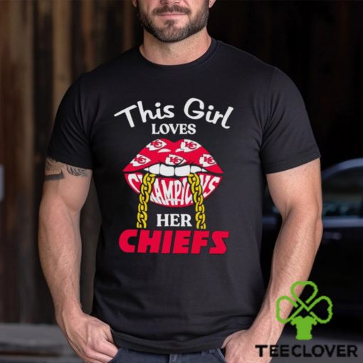 Lips This girl loves her Chiefs shirt