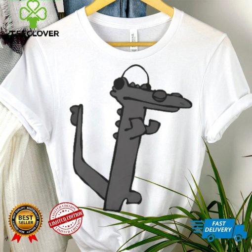 Listen Toothless Chilling Essential T Shirt