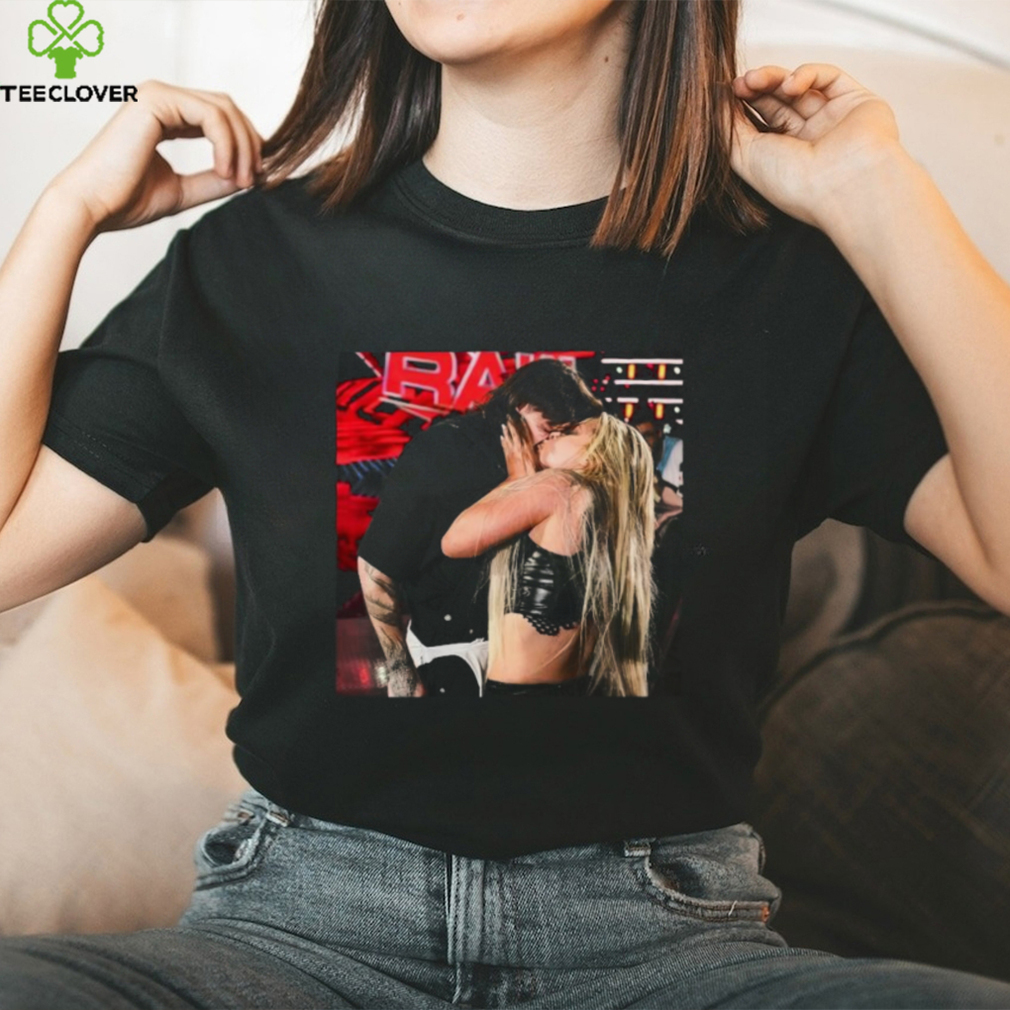 Liv Morgan kissed Dominik Mysterio on Raw Photo Shirt