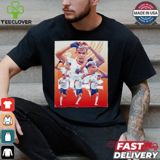 Liverpool Luis Diaz at the double graphic shirt