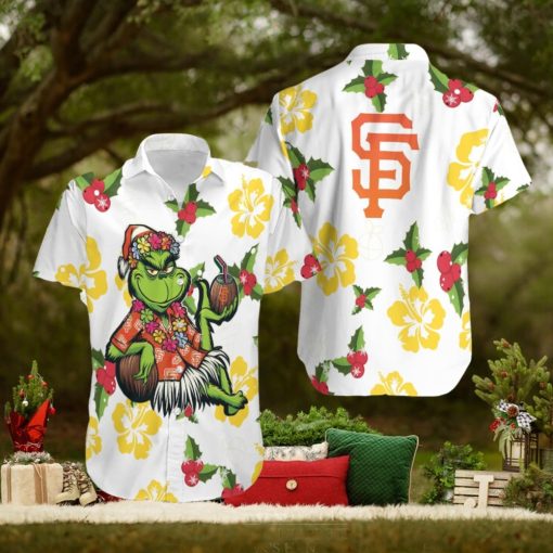 MLB San Francisco Giants Aloha Grinch Relax Christmas Pattern Holly Hawaiian Shirt For Men And Women