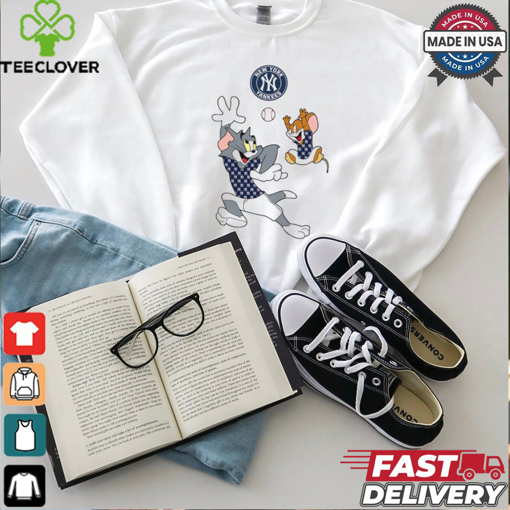 MLB Tom And Jerry New York Yankees T Shirt MLB Tom And Jerry New York Yankees T Shirt