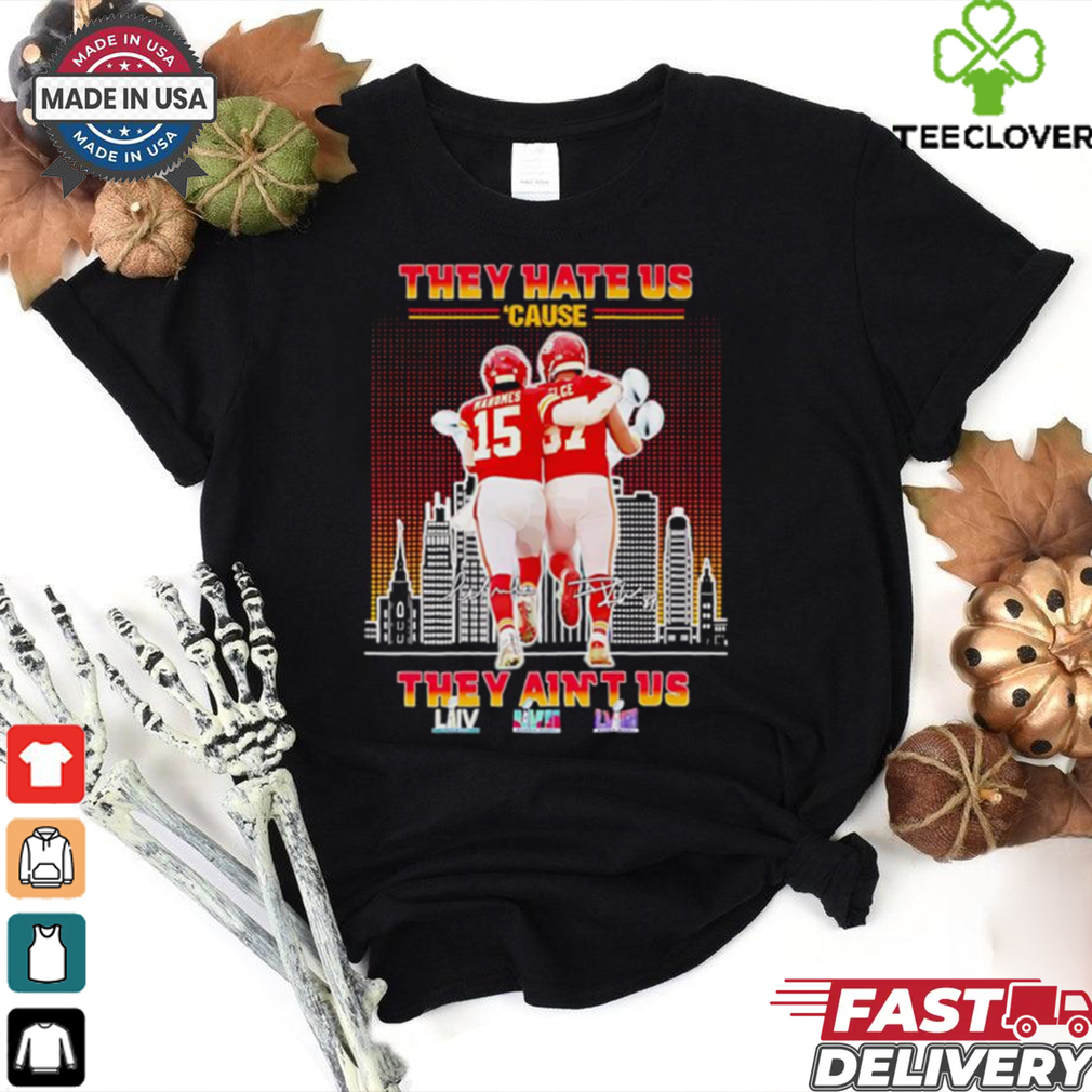 Mahomes and Kelce they hate us ’cause the ain’t us signatures shirt Mahomes and Kelce they hate us ’cause the ain’t us signatures shirt