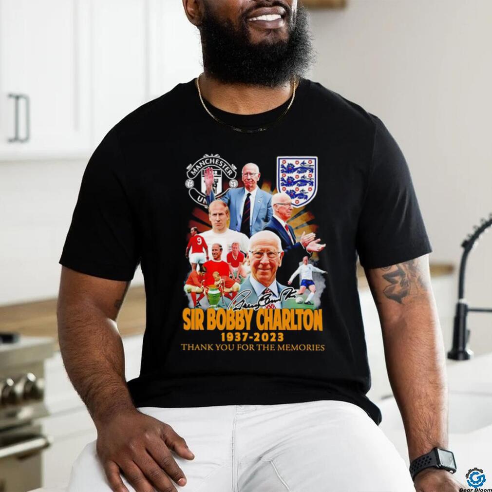 Manchester United Sir Bobby Charlton 1937 2023 thank you for the memories signature shirt Manchester United Sir Bobby Charlton 1937 2023 thank you for the memories signature shirt