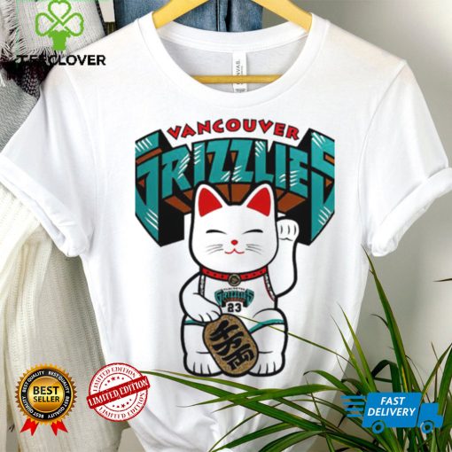 Maneki Neko Lucky cat X Vancouver Grizzlies logo shirt