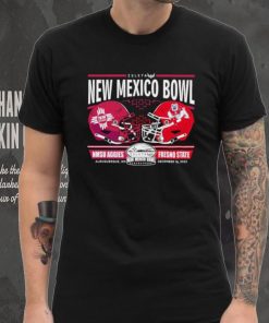 Men’s 2023 New Mexico Bowl NMSU Aggies vs Fresno State Bulldogs helmet hoodie, sweater, longsleeve, shirt v-neck, t-shirt