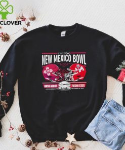 Men’s 2023 New Mexico Bowl NMSU Aggies vs Fresno State Bulldogs helmet hoodie, sweater, longsleeve, shirt v-neck, t-shirt