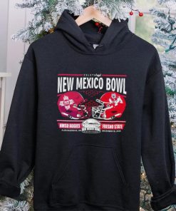 Men’s 2023 New Mexico Bowl NMSU Aggies vs Fresno State Bulldogs helmet hoodie, sweater, longsleeve, shirt v-neck, t-shirt