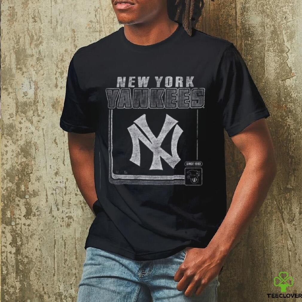 Men’s ’47 Navy New York Yankees Cooperstown Collection Borderline Franklin T Shirt Men’s ’47 Navy New York Yankees Cooperstown Collection Borderline Franklin T Shirt
