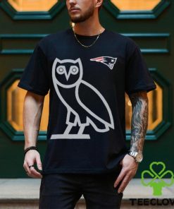 Men's New England Patriots OVO x NFL Navy OG Owl T Shirt 3 Men's New England Patriots OVO x NFL Navy OG Owl T Shirt