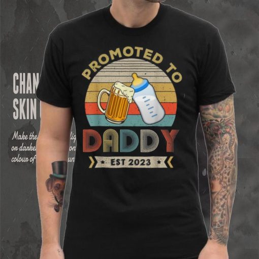 Mens Promoted To Daddy Est 2023 First Time Daddy Father’s Day Long Sleeve T shirt