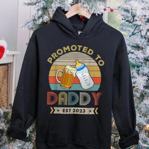 Mens Promoted To Daddy Est 2023 First Time Daddy Father’s Day Long Sleeve T shirt