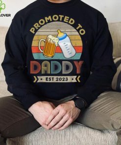 Mens Promoted To Daddy Est 2023 First Time Daddy Father’s Day Long Sleeve T shirt