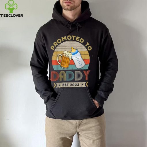 Mens Promoted To Daddy Est 2023 First Time Daddy Father’s Day Long Sleeve T shirt