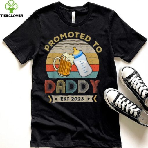 Mens Promoted To Daddy Est 2023 First Time Daddy Father’s Day Long Sleeve T shirt