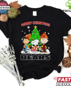 Merry Christmas Chicago Bears X Peanuts characters 2024 shirt