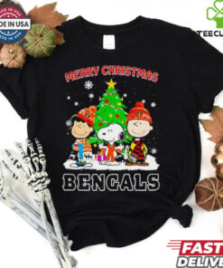 Merry Christmas Cincinnati Bengals X Peanuts characters 2024 shirt