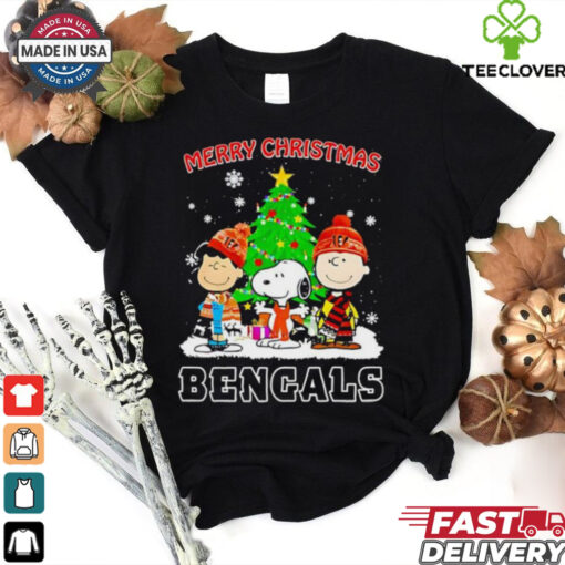 Merry Christmas Cincinnati Bengals X Peanuts characters 2024 shirt