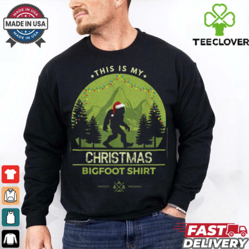 Merry Xmas Bigfoot Santa Squatch Christmas Yeti T Shirt Recovered