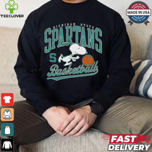 Michigan State Spartans basketball Snoopy hoodie, sweater, longsleeve, shirt v-neck, t-shirt