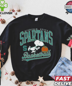 Michigan State Spartans basketball Snoopy hoodie, sweater, longsleeve, shirt v-neck, t-shirt