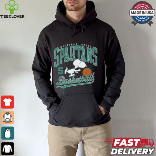 Michigan State Spartans basketball Snoopy hoodie, sweater, longsleeve, shirt v-neck, t-shirt