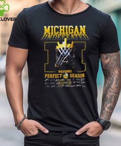 Michigan Undefeated Logan Wolverine Perfect Season signatures hoodie, sweater, longsleeve, shirt v-neck, t-shirt