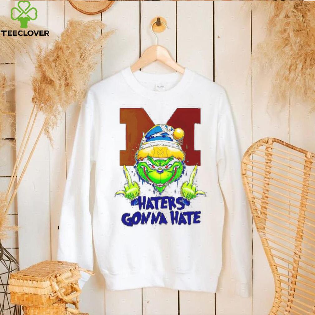 Michigan Wolverines Grinch middle finger haters gonna hate shirt Michigan Wolverines Grinch middle finger haters gonna hate shirt