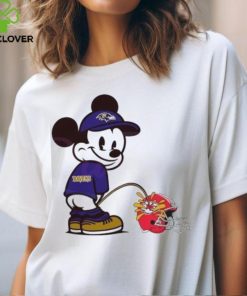 Mickey Mouse Ravens Piss On Chiefs Helmet 2024 Shirt