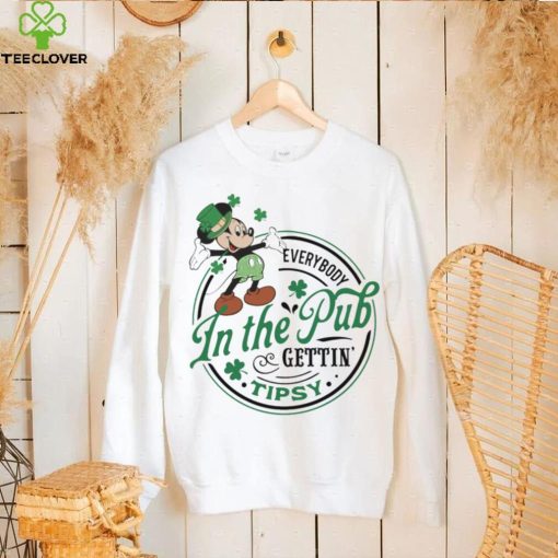 Mickey everybody in the pub gettin tipsy Saint Patrick’s Day hoodie, sweater, longsleeve, shirt v-neck, t-shirt