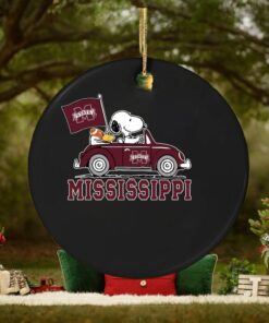 Mississippi State Bulldogs football Snoopy dog driving car ornament