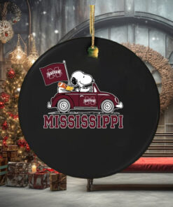 Mississippi State Bulldogs football Snoopy dog driving car ornament