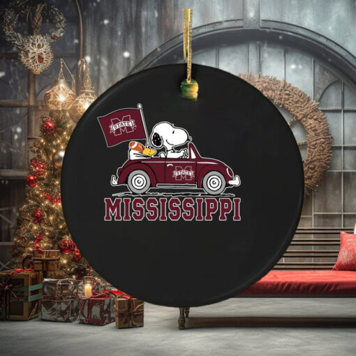 Mississippi State Bulldogs football Snoopy dog driving car ornament