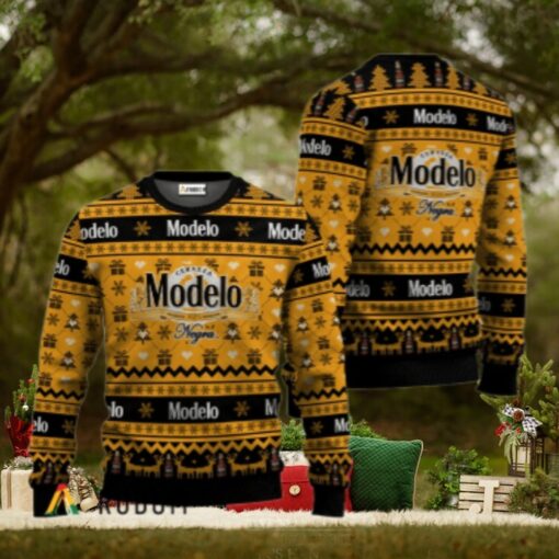 Modelo Negra Festive All Over Ugly Sweater