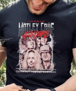 Mötley Crüe 40 years thank you for the memories signatures shirt 4 Mötley Crüe 40 years thank you for the memories signatures shirt