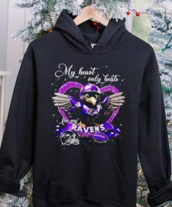 My heart only beats for my Baltimore Raven glitters heart shirt