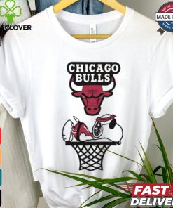 NBA Snoopy Chicago Bulls T Shirt