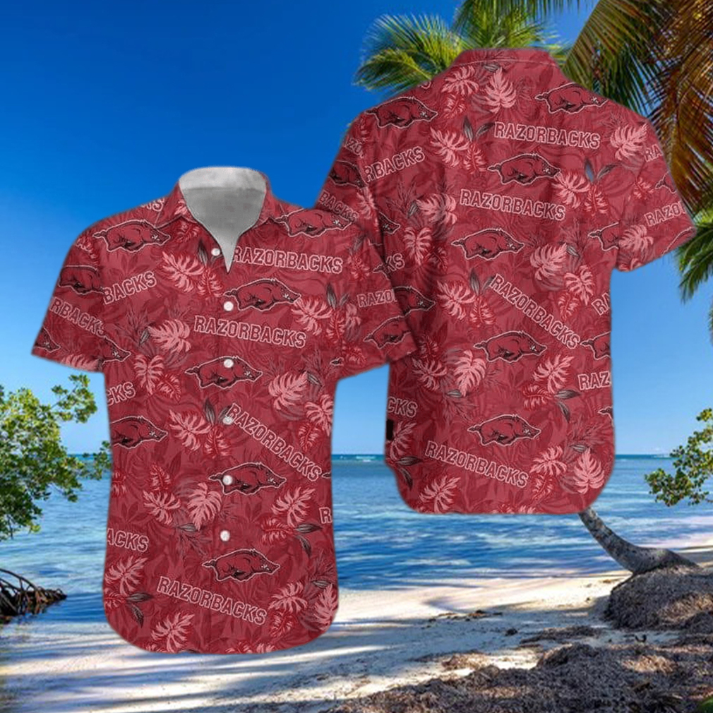 NCAA Arkansas Razorbacks Hawaiian Shirt Palm Leaves Pattern Summer Beach Gift NCAA Arkansas Razorbacks Hawaiian Shirt Palm Leaves Pattern Summer Beach Gift